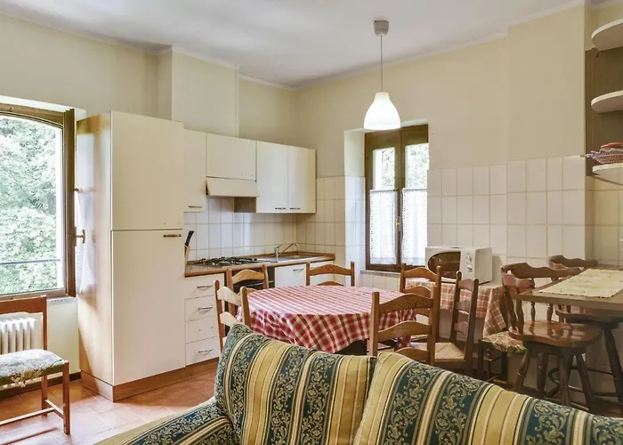 In With Views ורבאניה